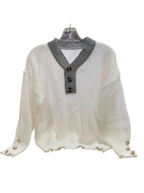 Women’s Button Sweater. Size Medium.